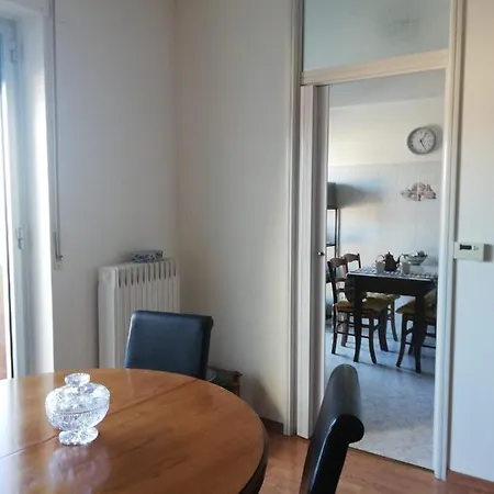 Nino E Issi Daire Trieste